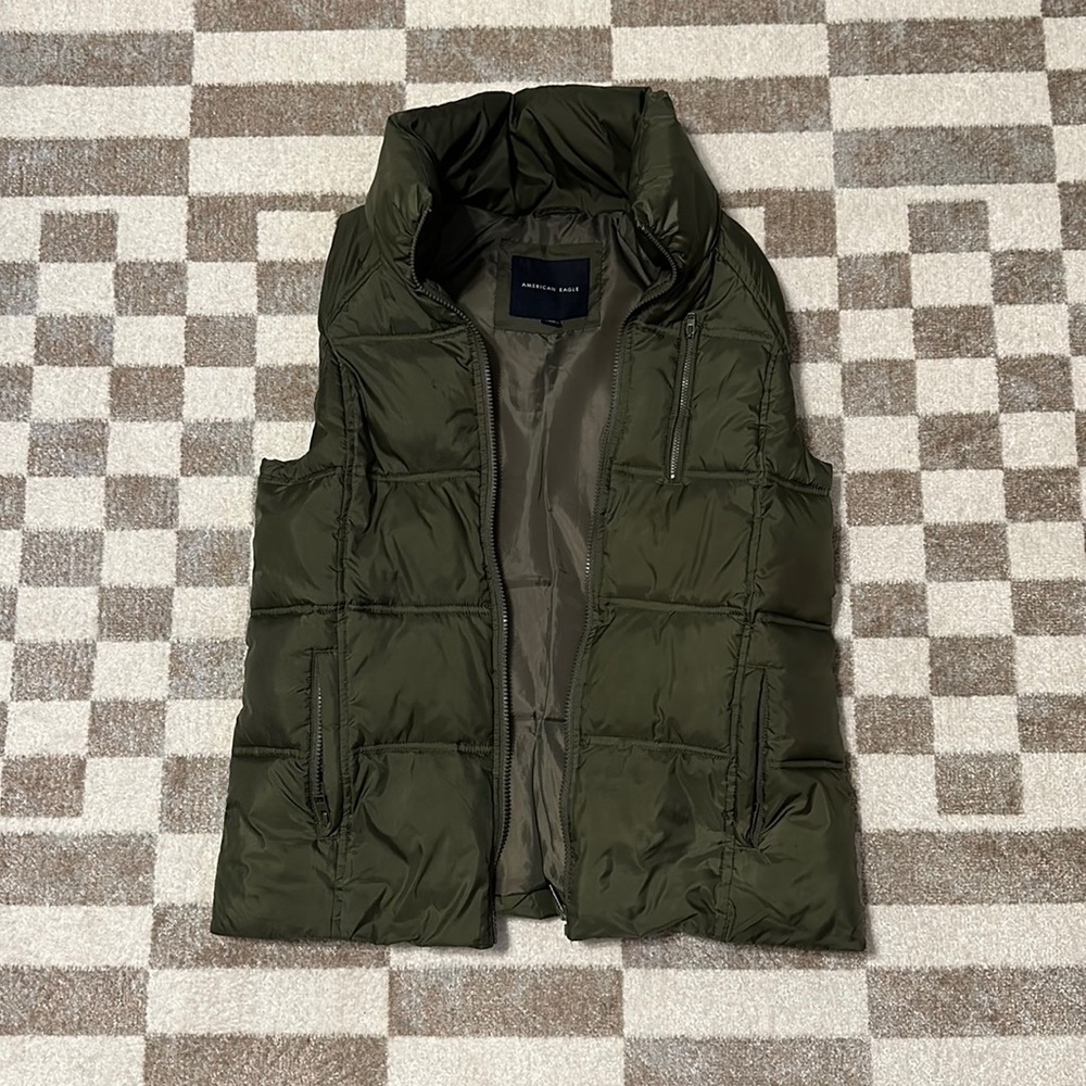 American Eagle vest green size small